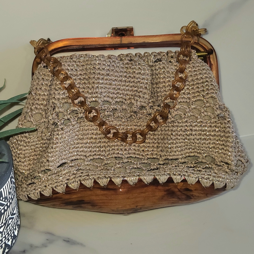 Elegant Vintage Tan Woven Tortoise Style Bottom Handbag